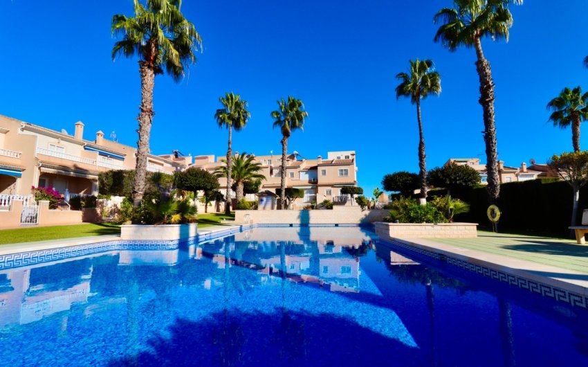 Resale - Townhouse -
Ciudad Quesada - Doña Pepa