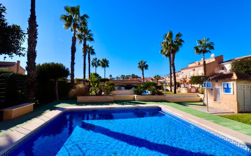 Resale - Townhouse -
Ciudad Quesada - Doña Pepa