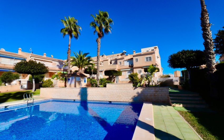 Resale - Townhouse -
Ciudad Quesada - Doña Pepa