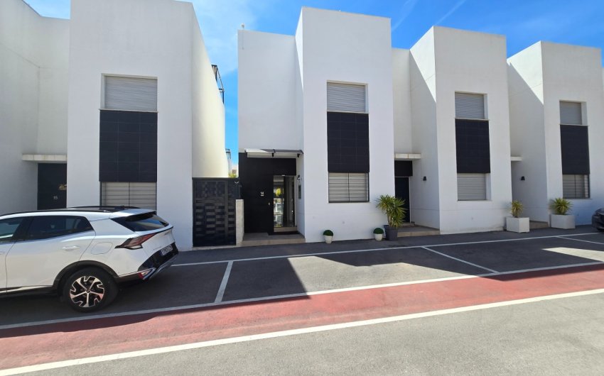 Resale - Townhouse * -
Ciudad Quesada * - Doña Pepa *