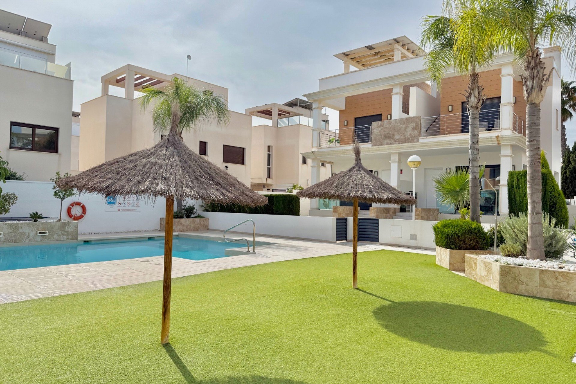 Resale - Townhouse -
Ciudad Quesada - Lo Marabú