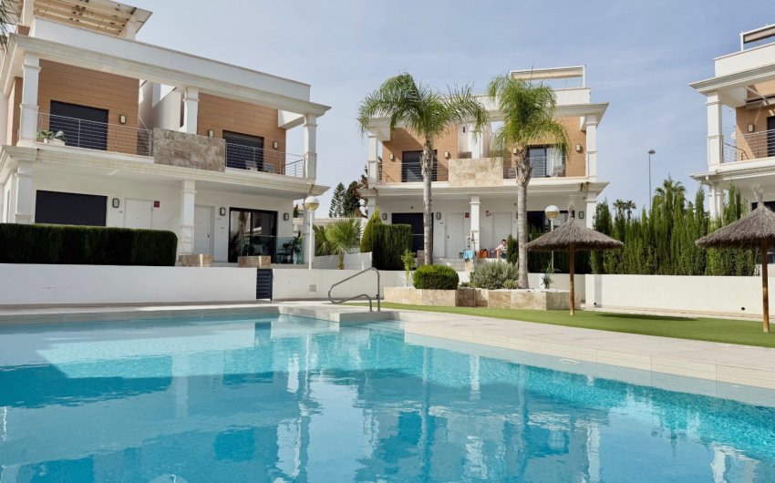 Resale - Townhouse -
Ciudad Quesada - Lo Marabú