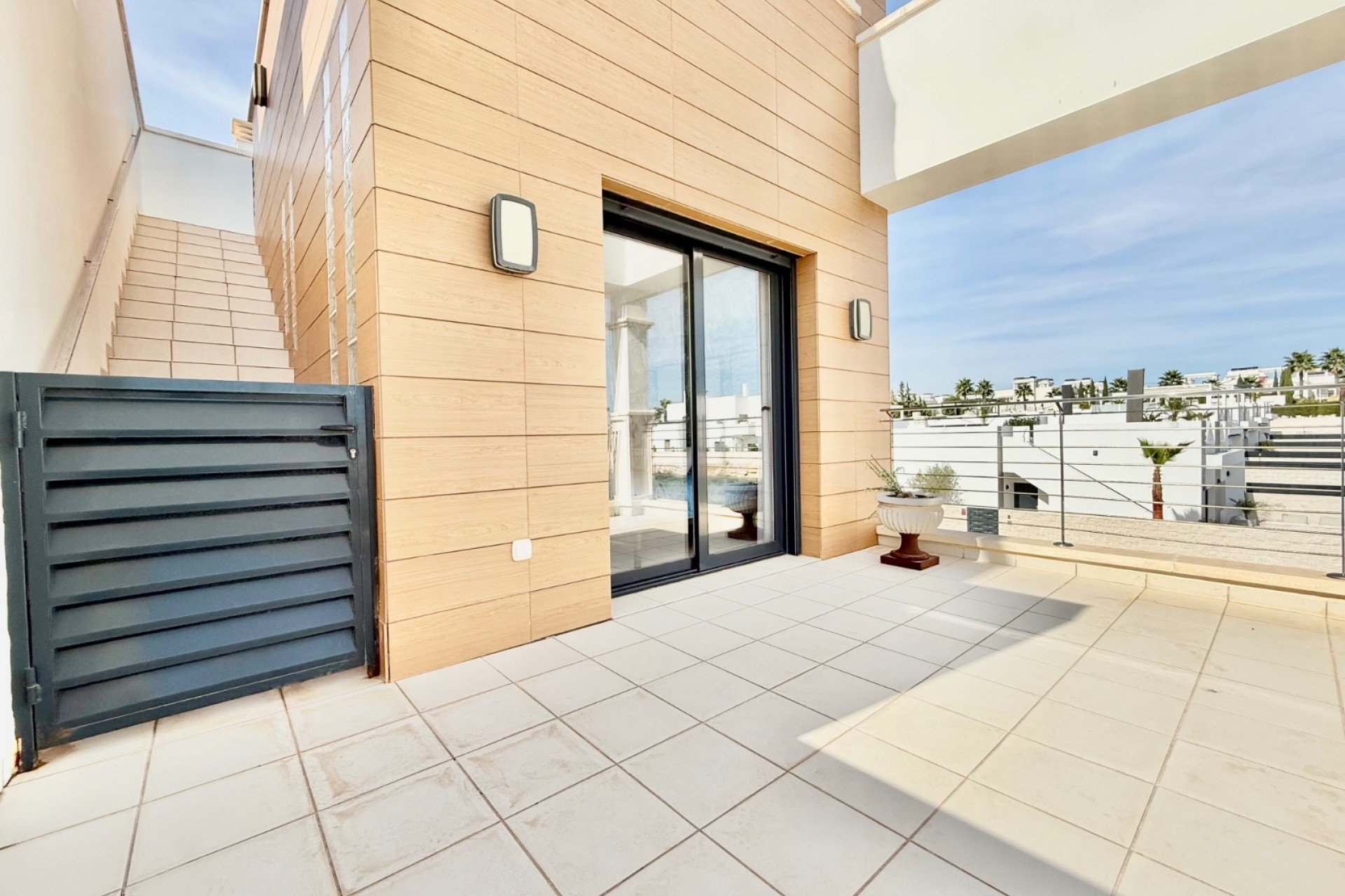 Resale - Townhouse -
Ciudad Quesada - Lo Marabú