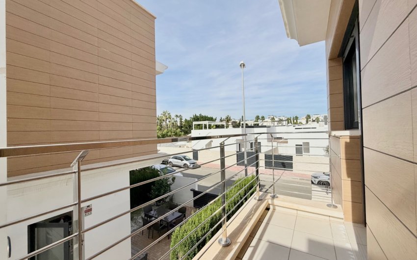 Resale - Townhouse -
Ciudad Quesada - Lo Marabú