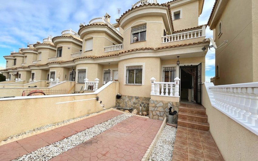 Resale - Townhouse -
Ciudad Quesada - Lo Marabú