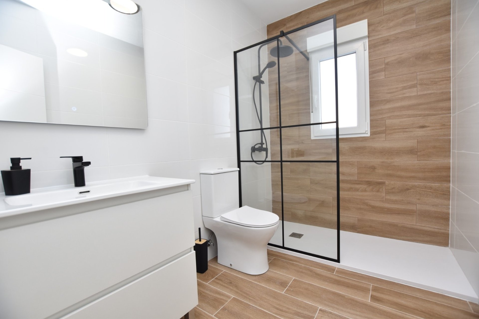 Resale - Townhouse -
Ciudad Quesada