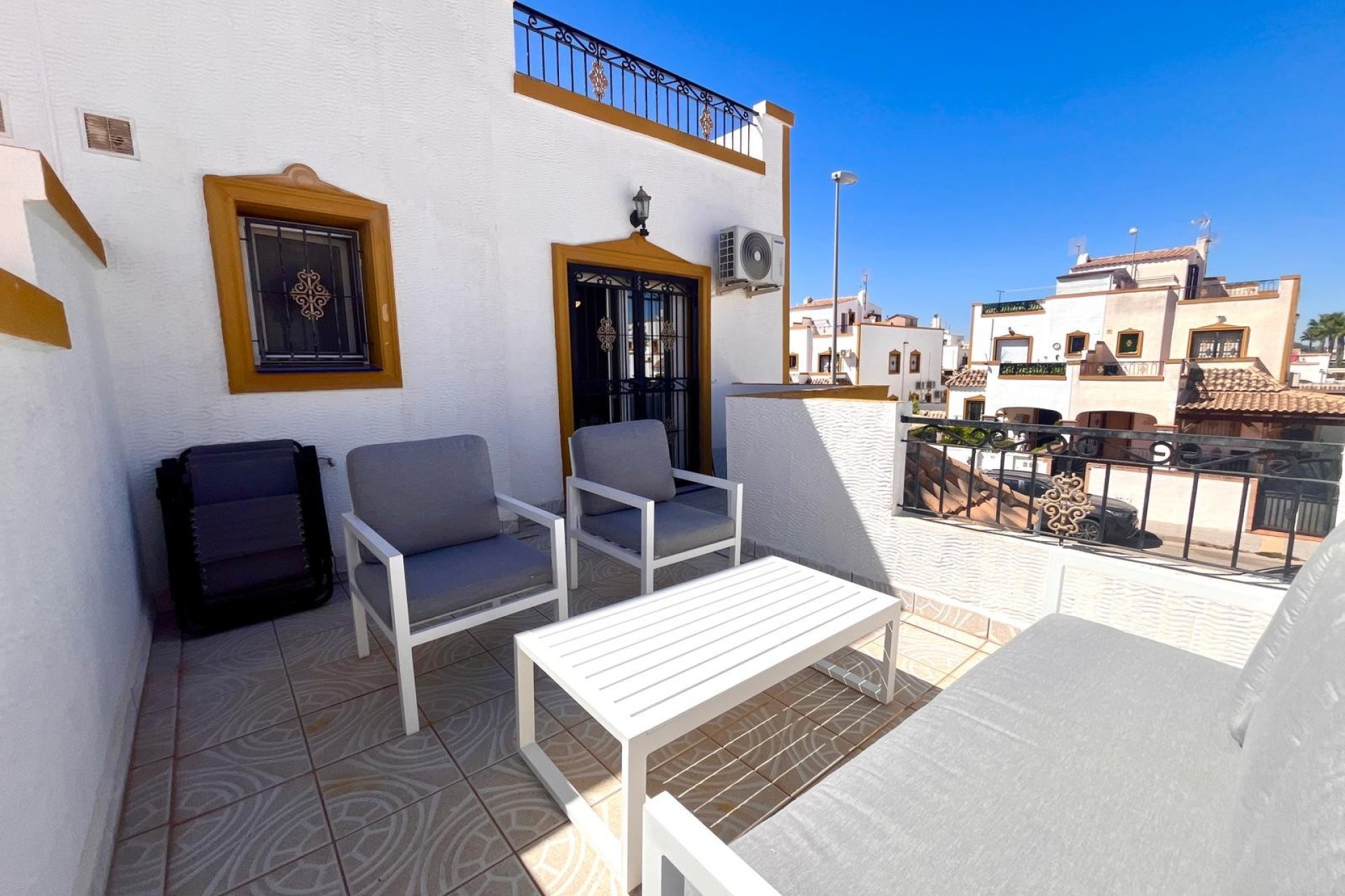 Resale - Townhouse -
Entre Naranjos - Vistabella - Entre Naranjos