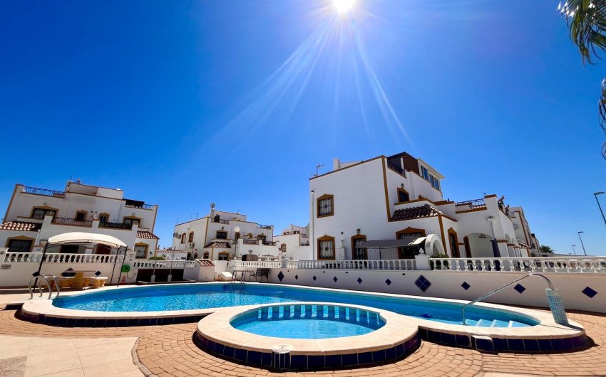 Resale - Townhouse -
Entre Naranjos - Vistabella - Entre Naranjos