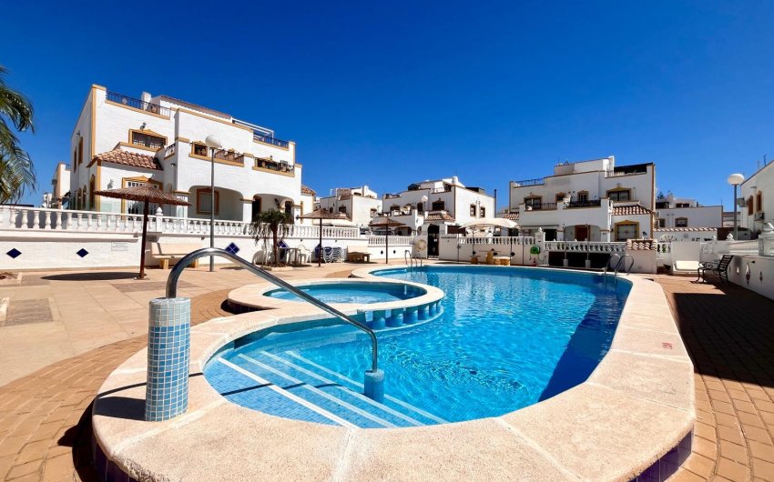 Resale - Townhouse -
Entre Naranjos - Vistabella - Entre Naranjos