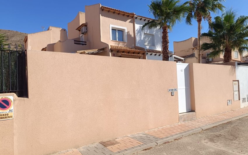 Resale - Townhouse -
Fortuna
