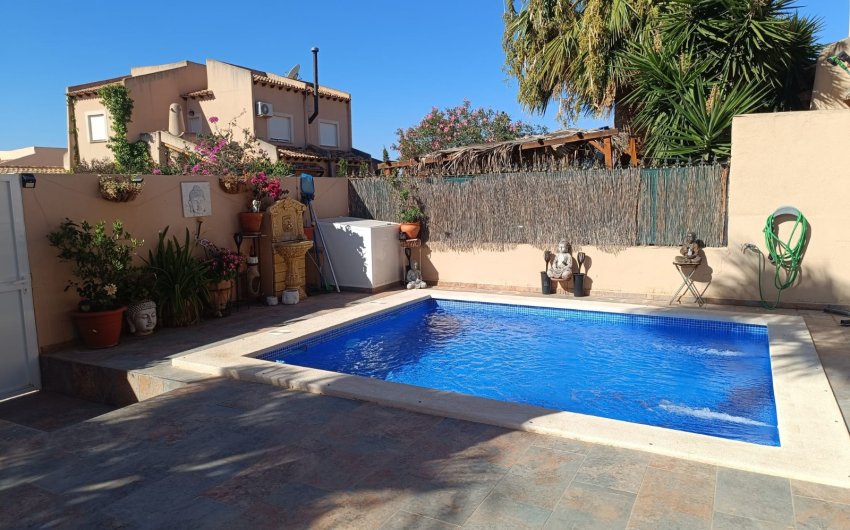 Resale - Townhouse -
Fortuna