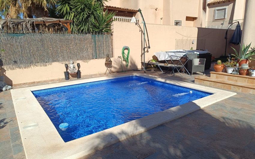 Resale - Townhouse -
Fortuna