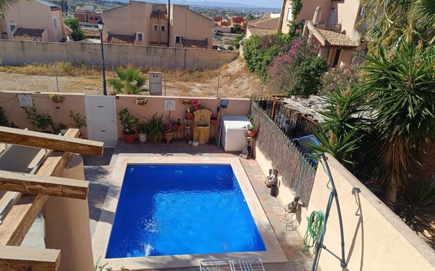 Resale - Townhouse -
Fortuna