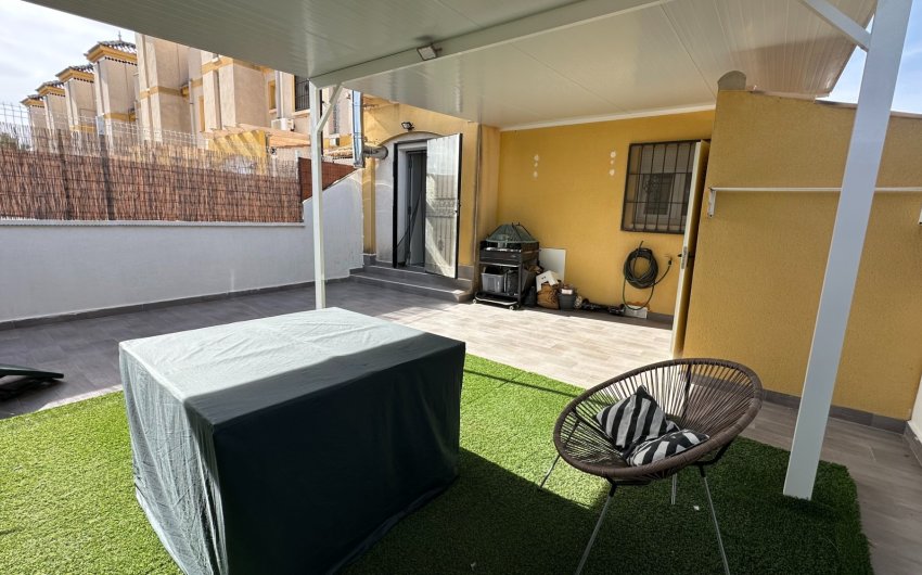 Resale - Townhouse -
Guardamar del Segura - El Raso