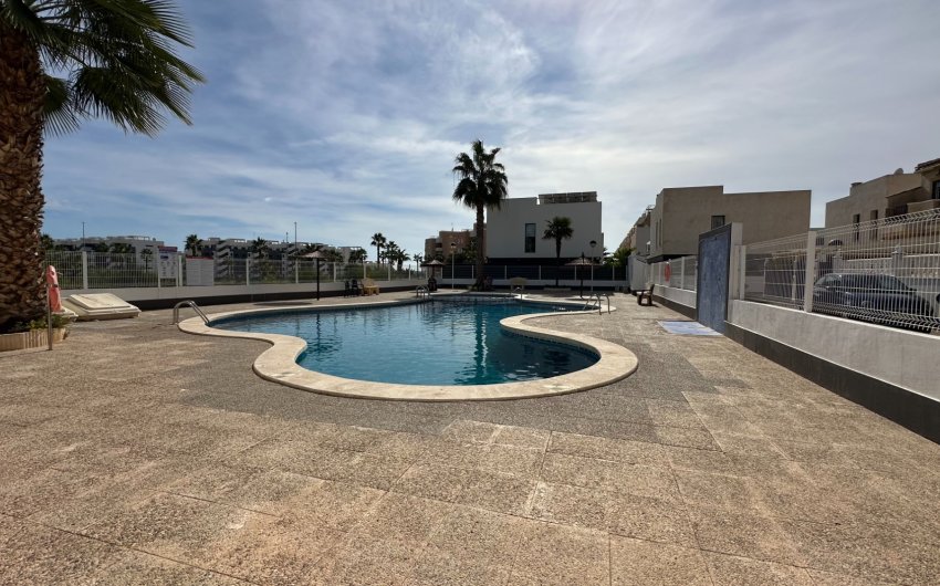 Resale - Townhouse -
Guardamar del Segura - El Raso