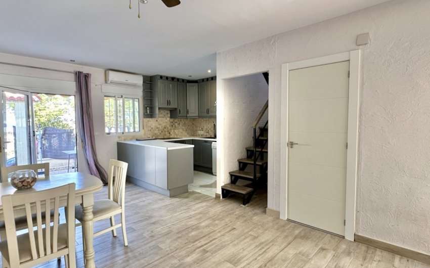 Resale - Townhouse -
Guardamar del Segura - Lomas de Polo-Pinomar