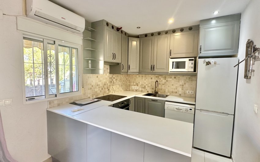 Resale - Townhouse -
Guardamar del Segura - Lomas de Polo-Pinomar