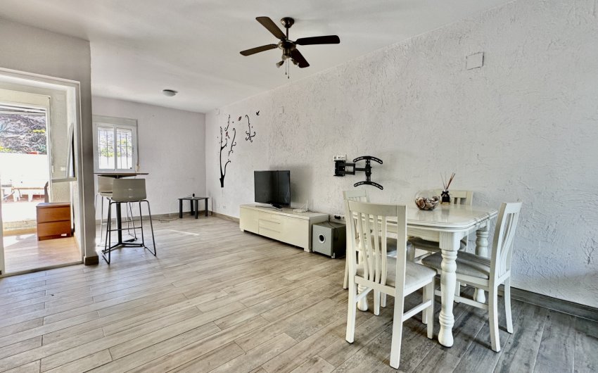 Resale - Townhouse -
Guardamar del Segura - Lomas de Polo-Pinomar