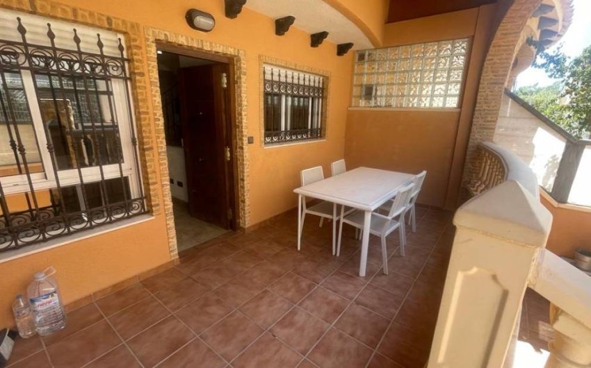 Resale - Townhouse -
Guardamar del Segura - Urbanizaciones