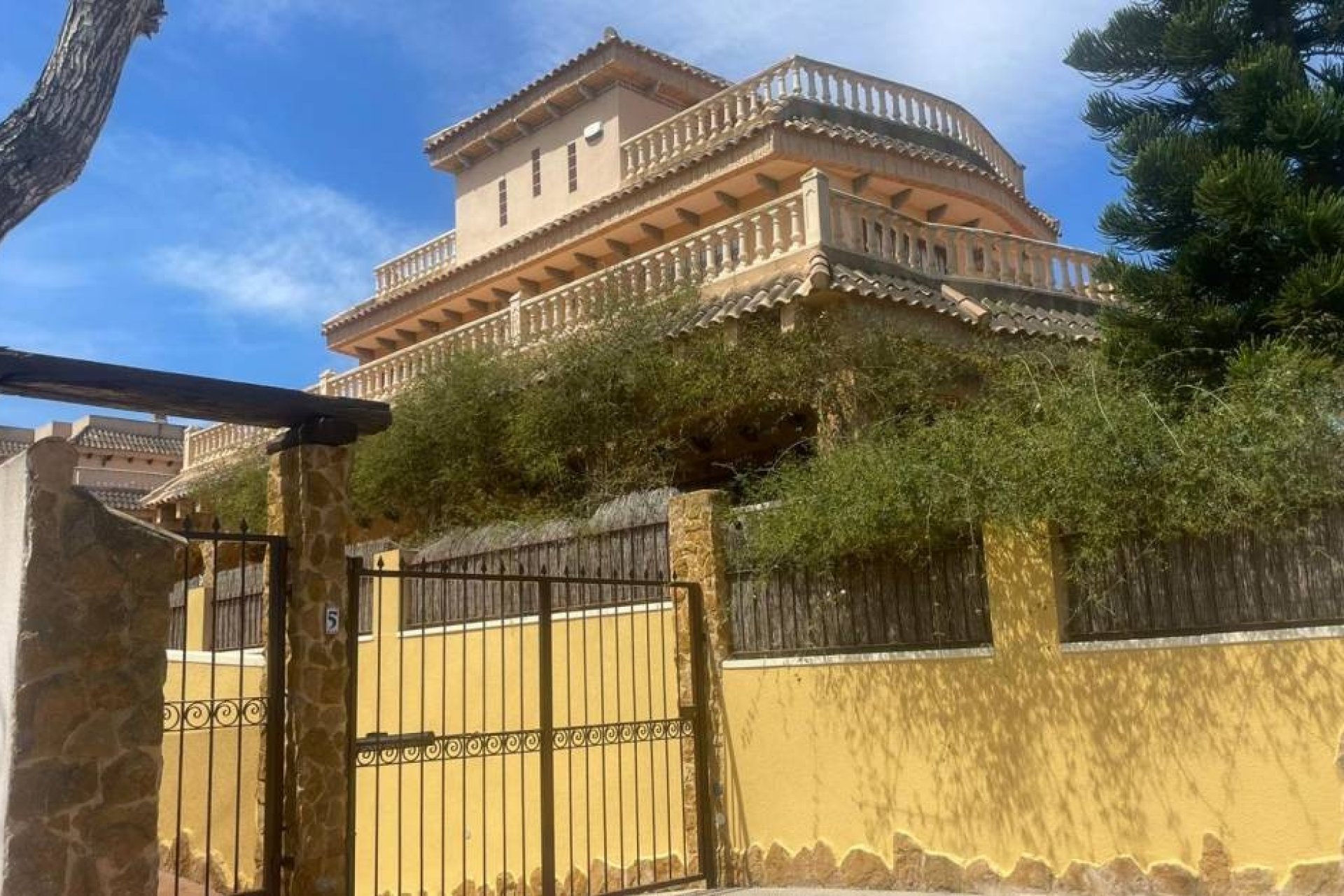 Resale - Townhouse -
Guardamar del Segura - Urbanizaciones