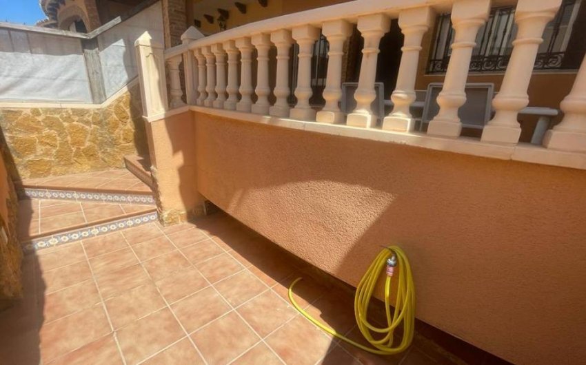 Resale - Townhouse -
Guardamar del Segura - Urbanizaciones