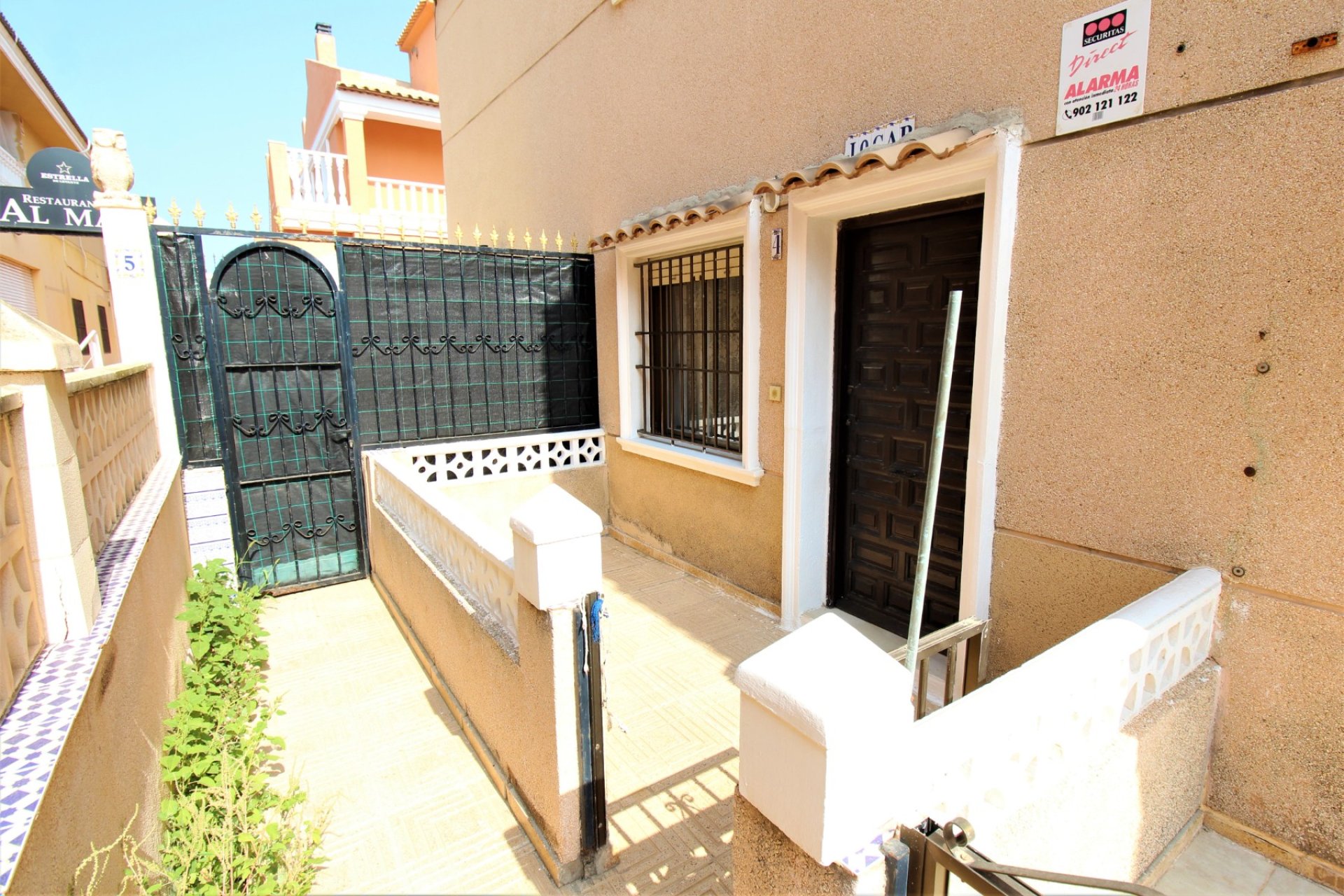 Resale - Townhouse -
La Mata - Pueblo/ PLAYA