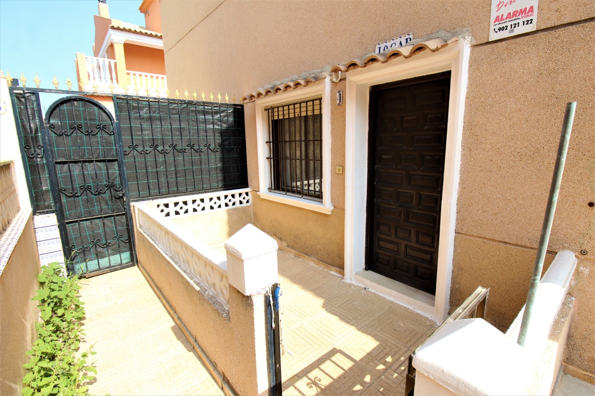 Resale - Townhouse -
La Mata - Pueblo/ PLAYA