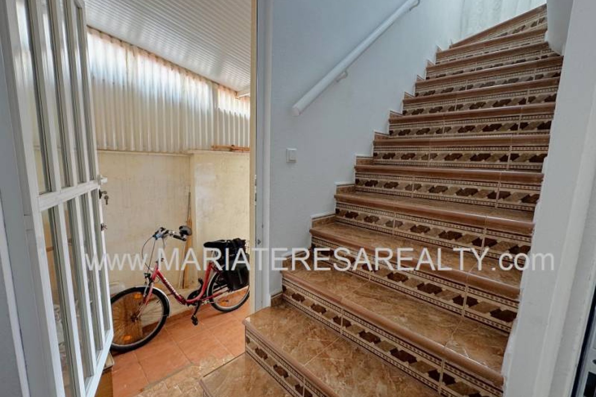Resale - Townhouse -
Los Narejos - Urb. Oasis