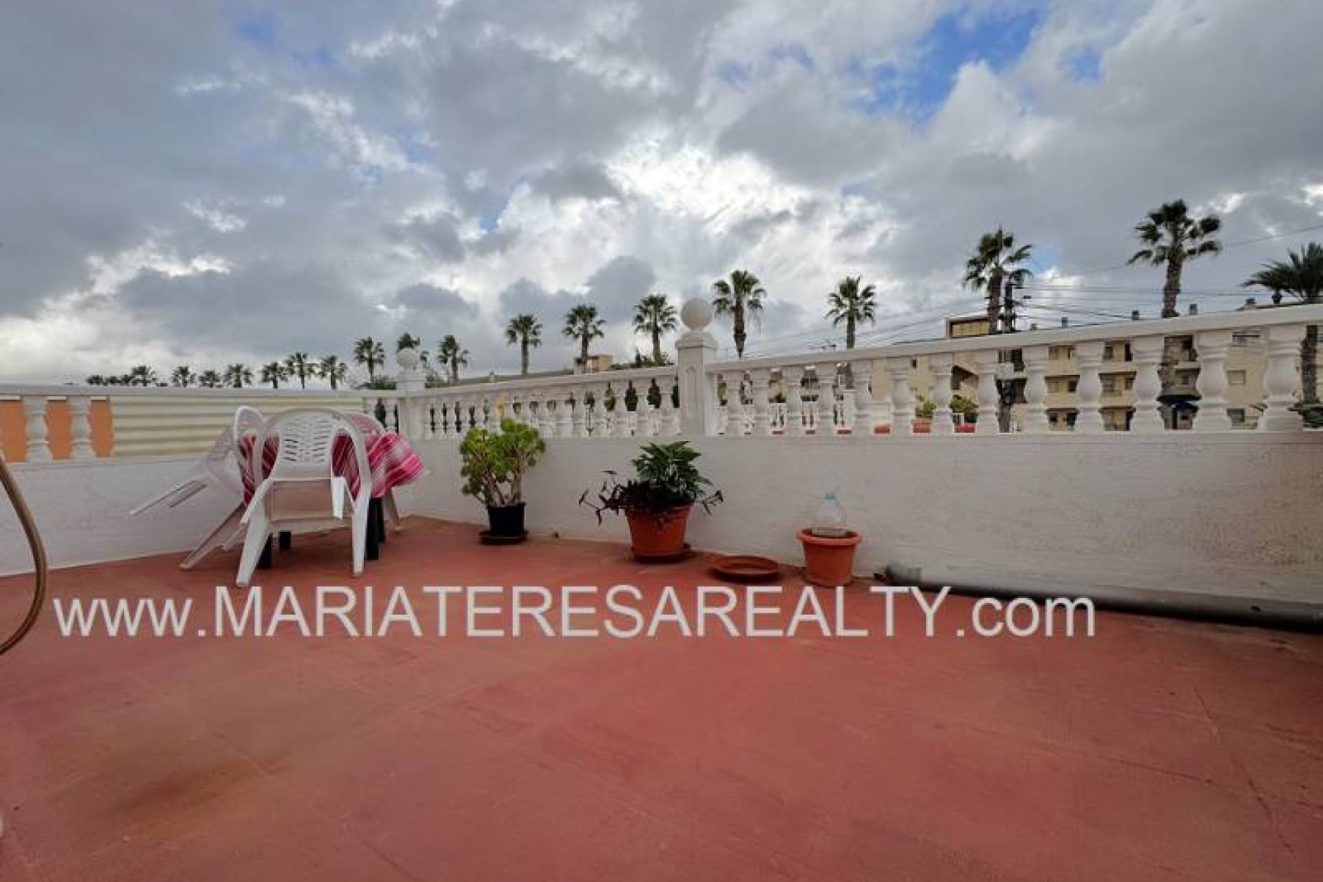 Resale - Townhouse -
Los Narejos - Urb. Oasis