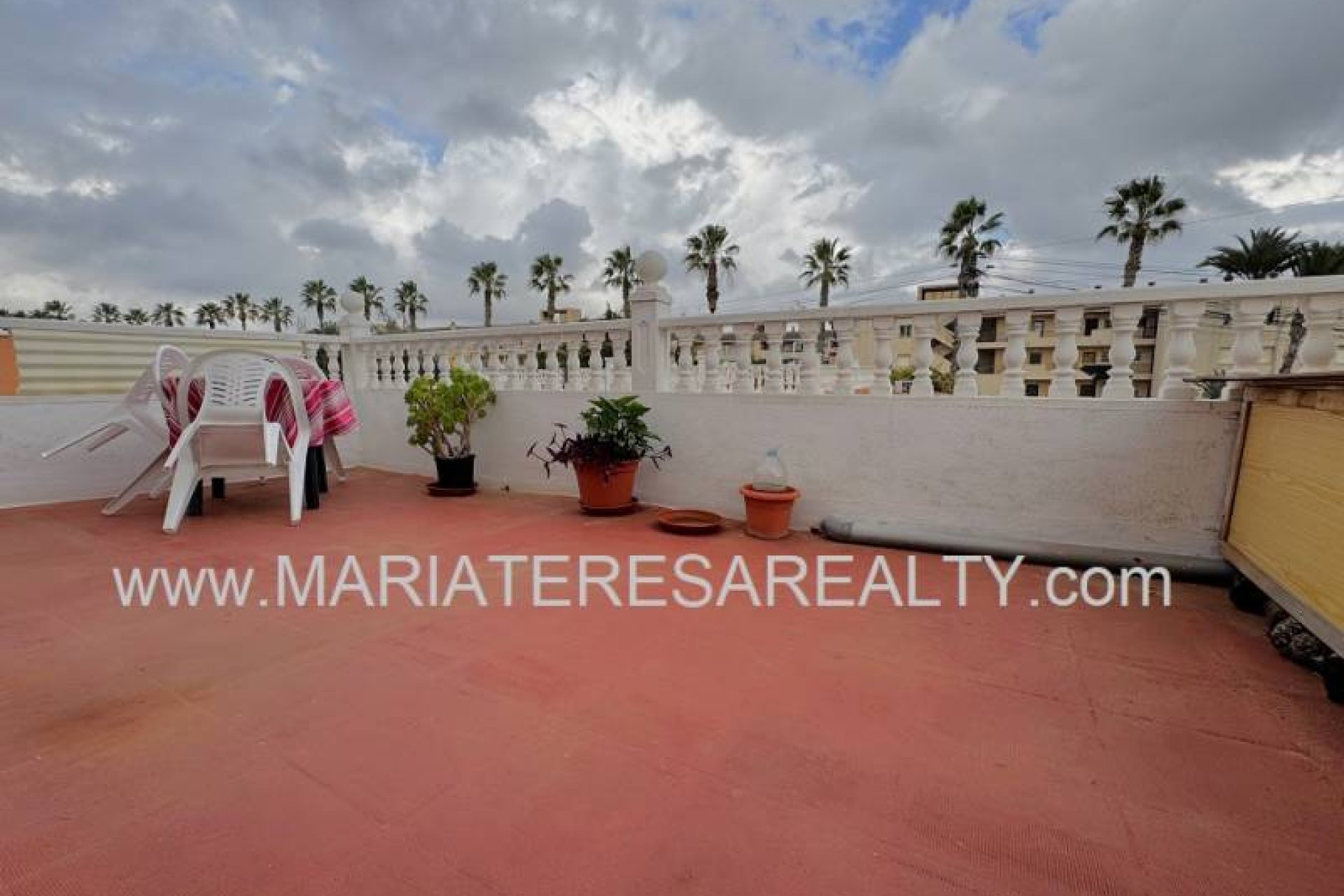 Resale - Townhouse -
Los Narejos - Urb. Oasis