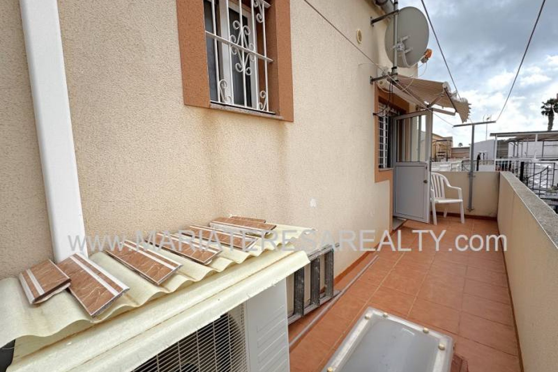 Resale - Townhouse -
Los Narejos - Urb. Oasis