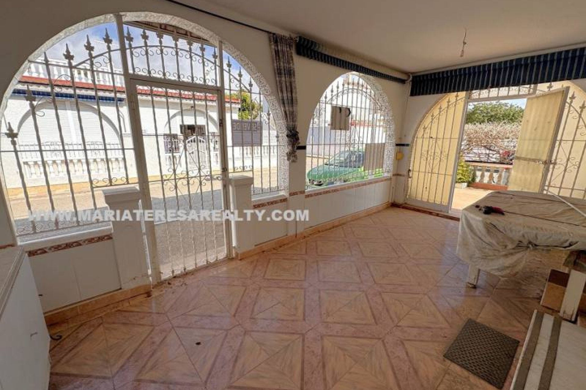 Resale - Townhouse -
Los Narejos - Urb. Oasis