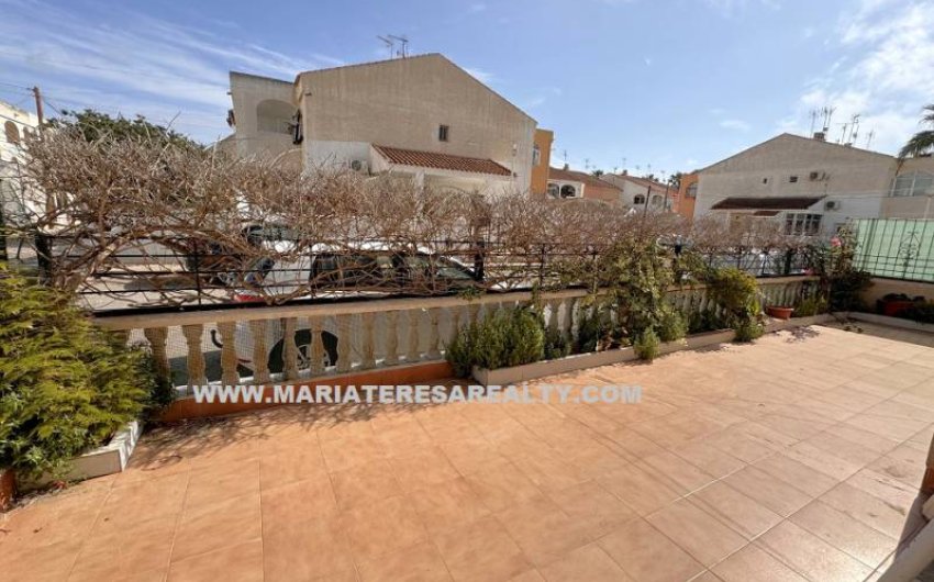 Resale - Townhouse -
Los Narejos - Urb. Oasis