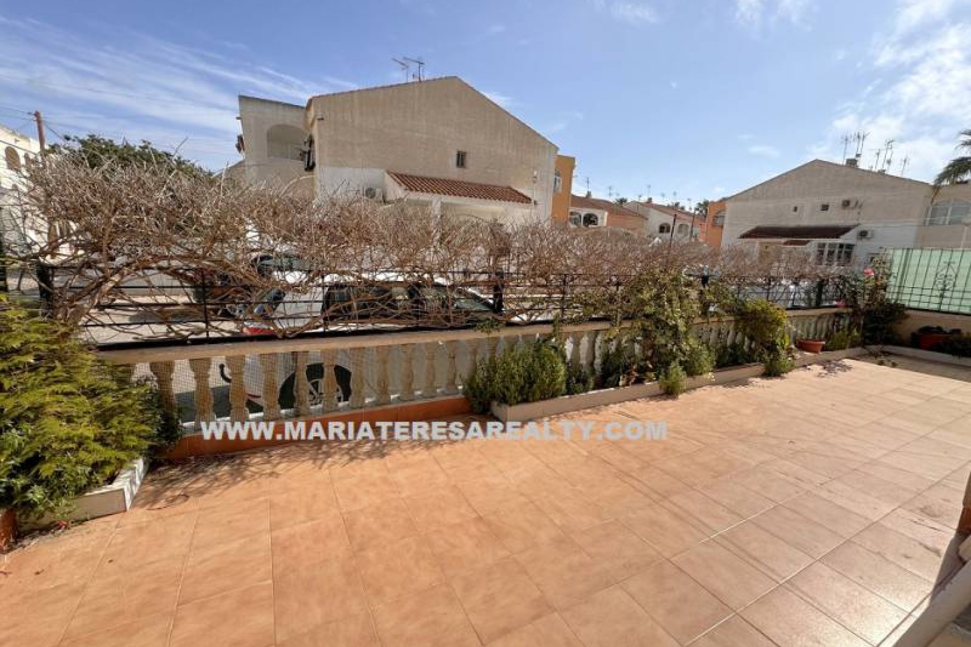 Resale - Townhouse -
Los Narejos - Urb. Oasis