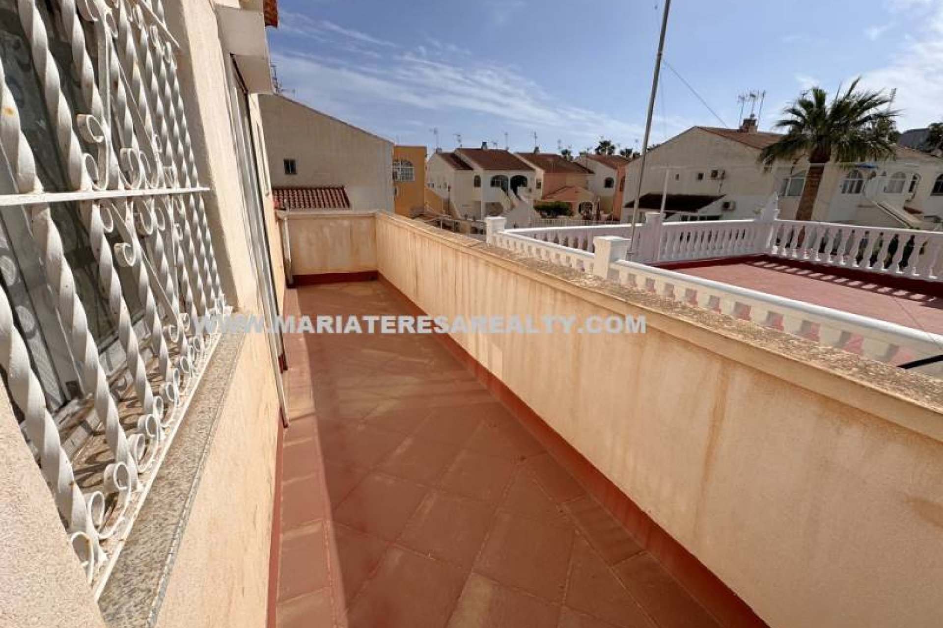 Resale - Townhouse -
Los Narejos - Urb. Oasis