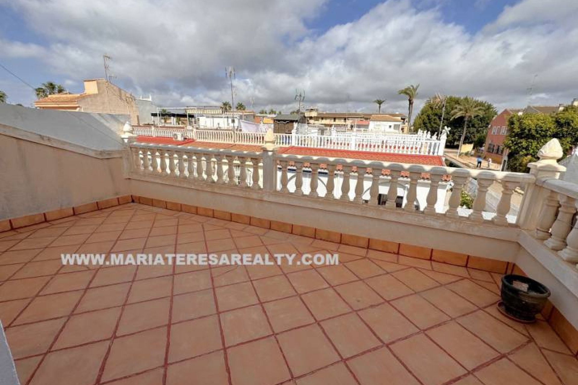 Resale - Townhouse -
Los Narejos - Urb. Oasis