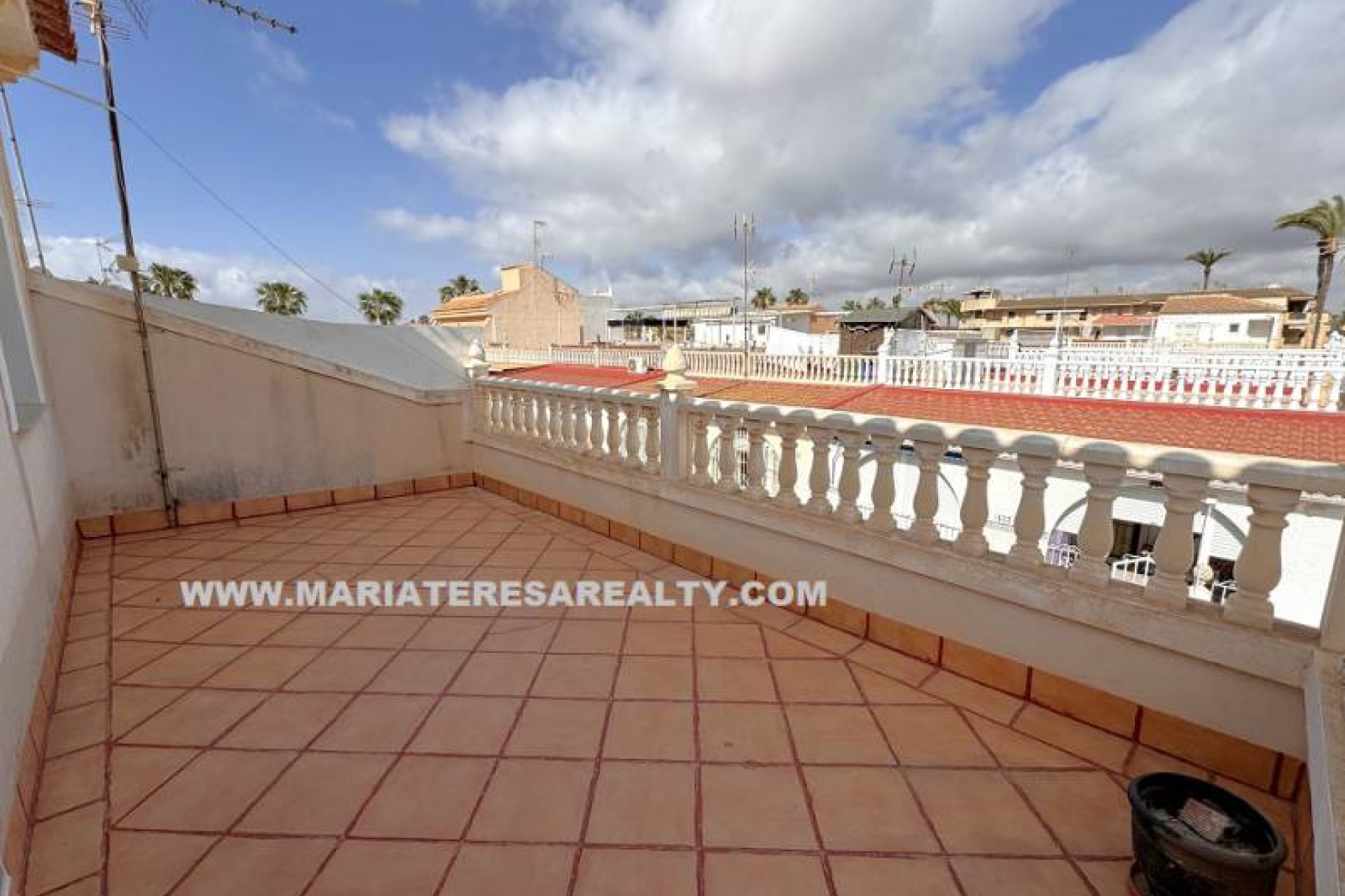 Resale - Townhouse -
Los Narejos - Urb. Oasis