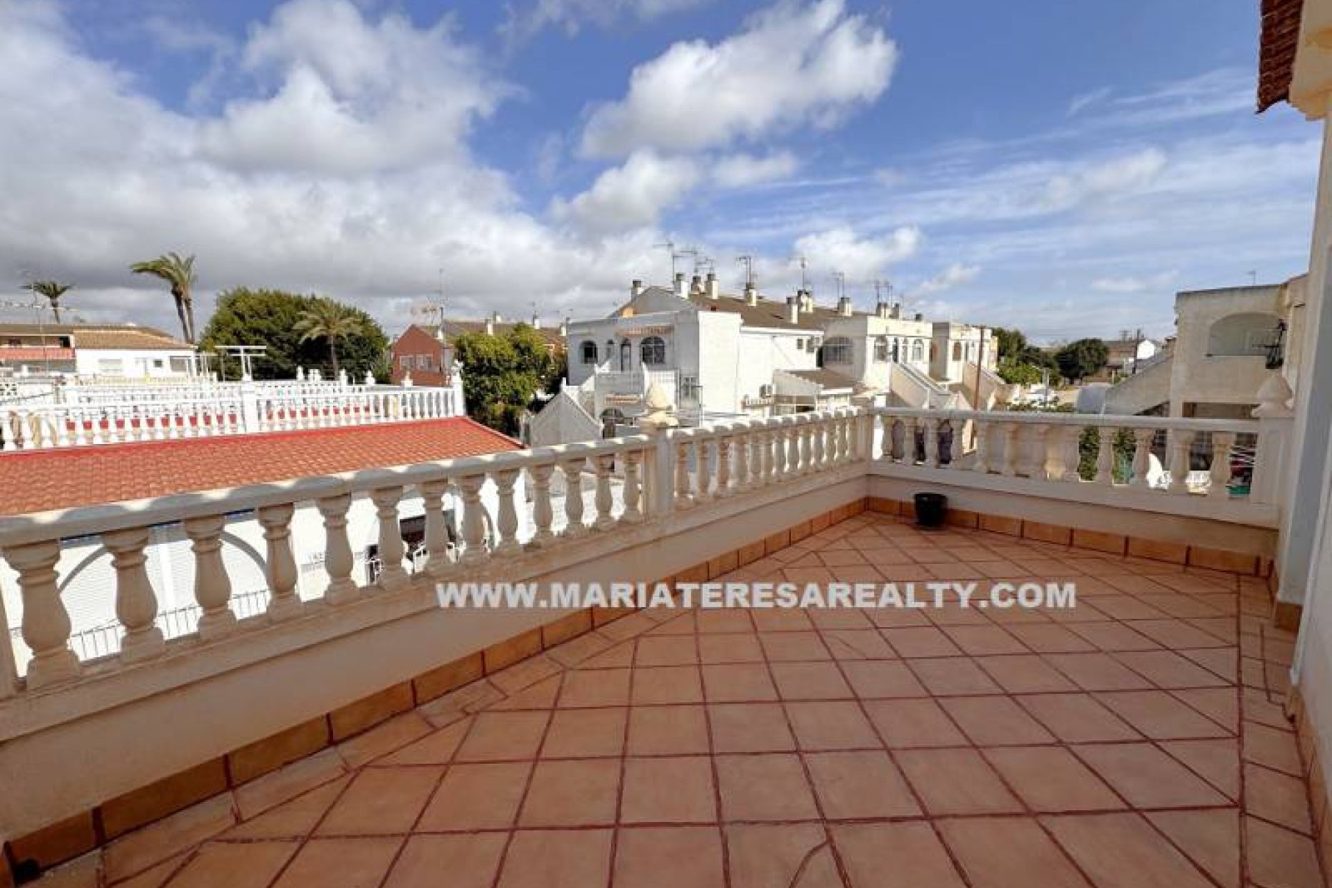 Resale - Townhouse -
Los Narejos - Urb. Oasis