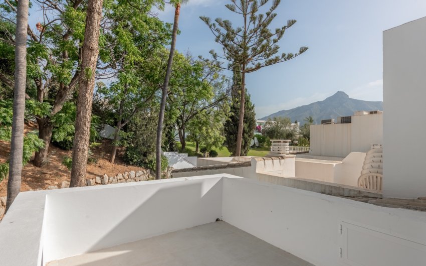 Resale - Townhouse -
Marbella - Nueva Andalucía