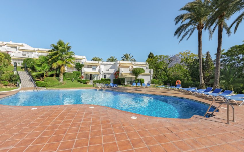Resale - Townhouse -
Marbella - Nueva Andalucía