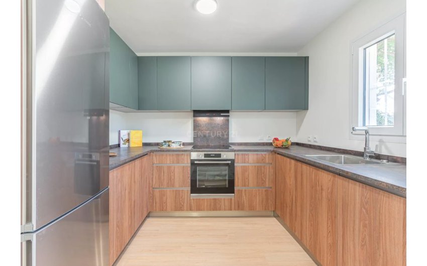 Resale - Townhouse -
Marbella - Puerto Banús