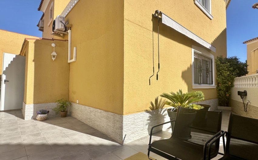 Resale - Townhouse -
Orihuela Costa - La Florida