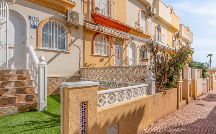 Resale - Townhouse -
Orihuela Costa - La Florida
