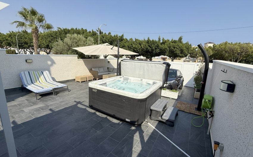 Resale - Townhouse -
Orihuela Costa - La Zenia