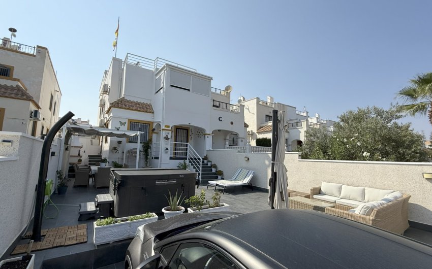 Resale - Townhouse -
Orihuela Costa - La Zenia