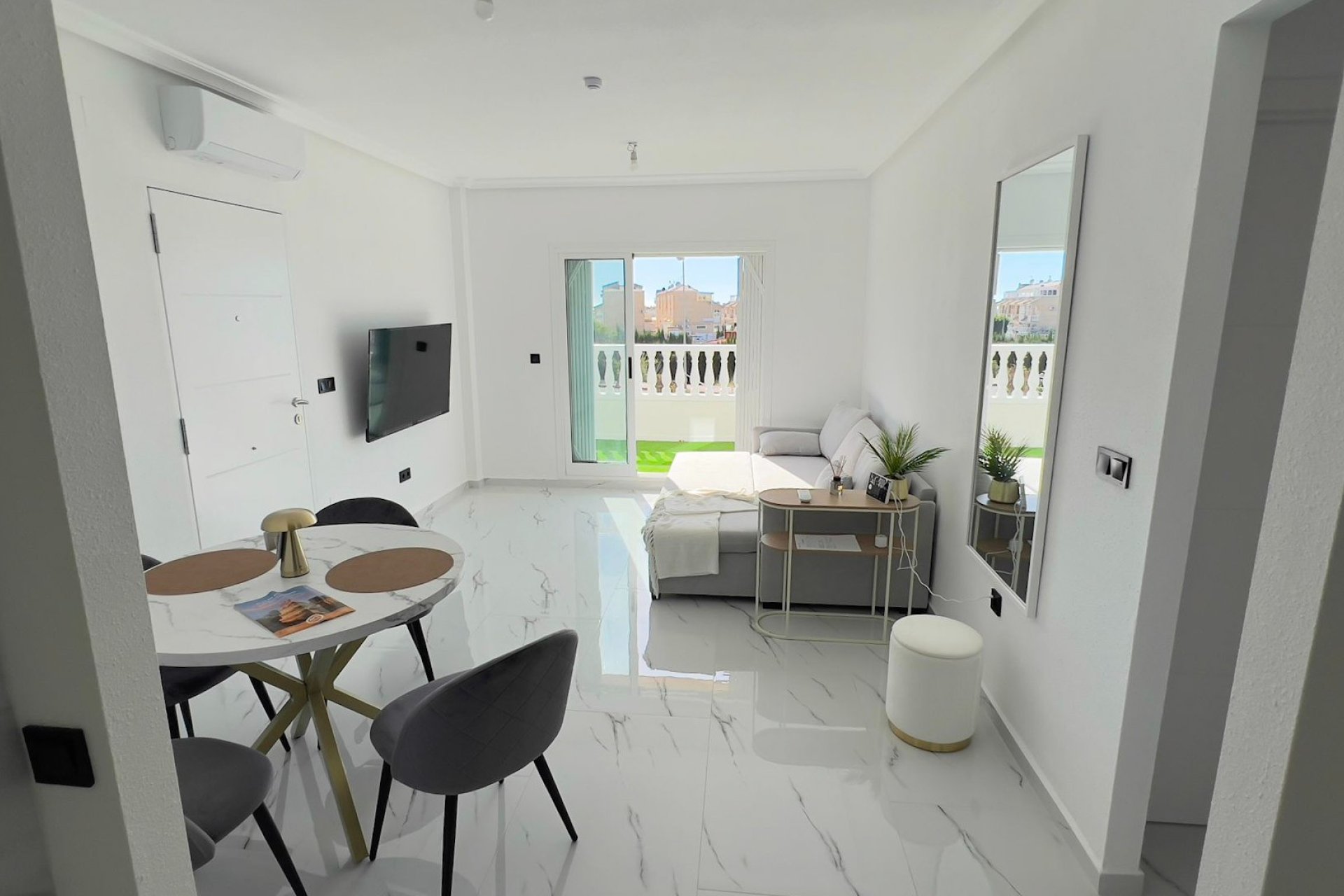 Resale - Townhouse -
Orihuela Costa - La Zenia