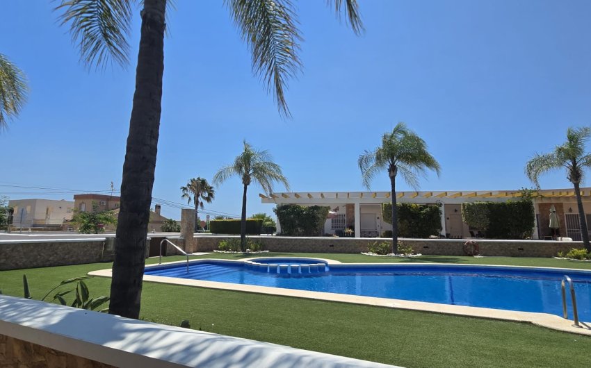 Resale - Townhouse -
Orihuela Costa - Mil Palmeras