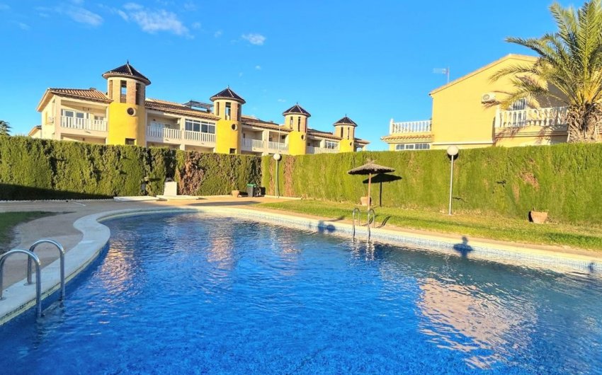 Resale - Townhouse -
Orihuela Costa - Villamartín