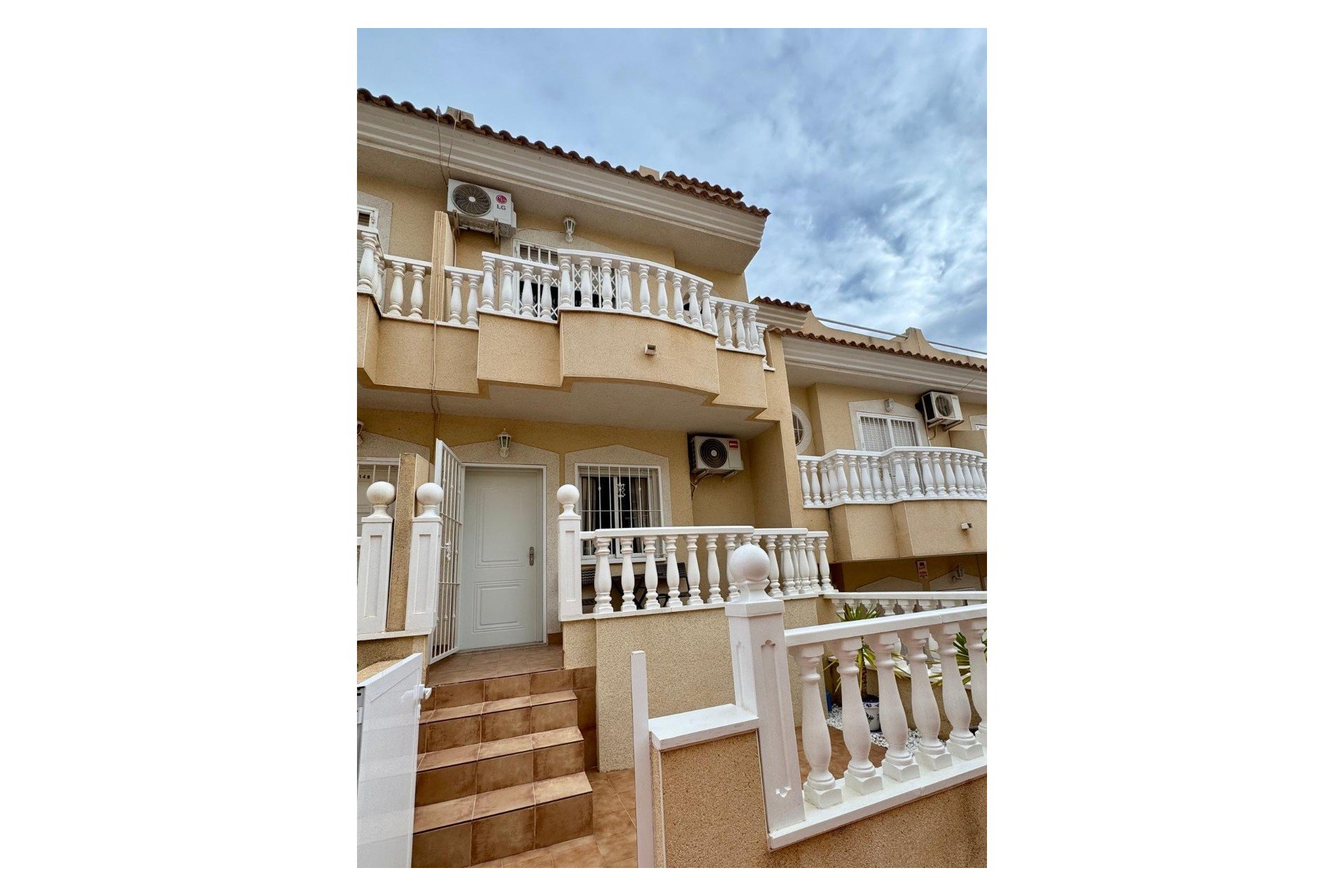 Resale - Townhouse -
Orihuela Costa - Villamartín