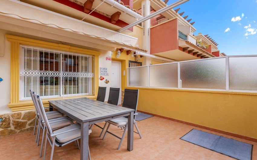 Resale - Townhouse -
Orihuela Costa - Villamartín
